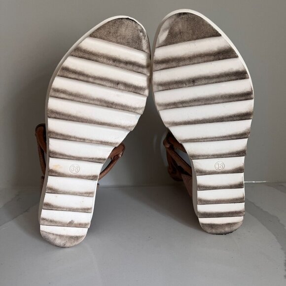 Mjus Woman's Tan Textured Leather Wedge Sandal Size 6 (36) - Picture 16 of 16